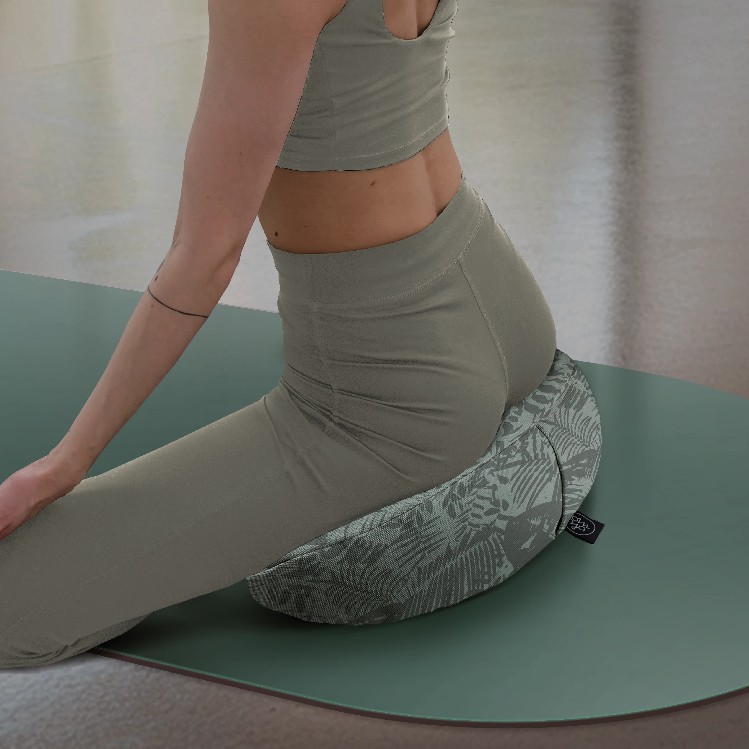 Design Yoga Half Moon Cushion - Green Botanic