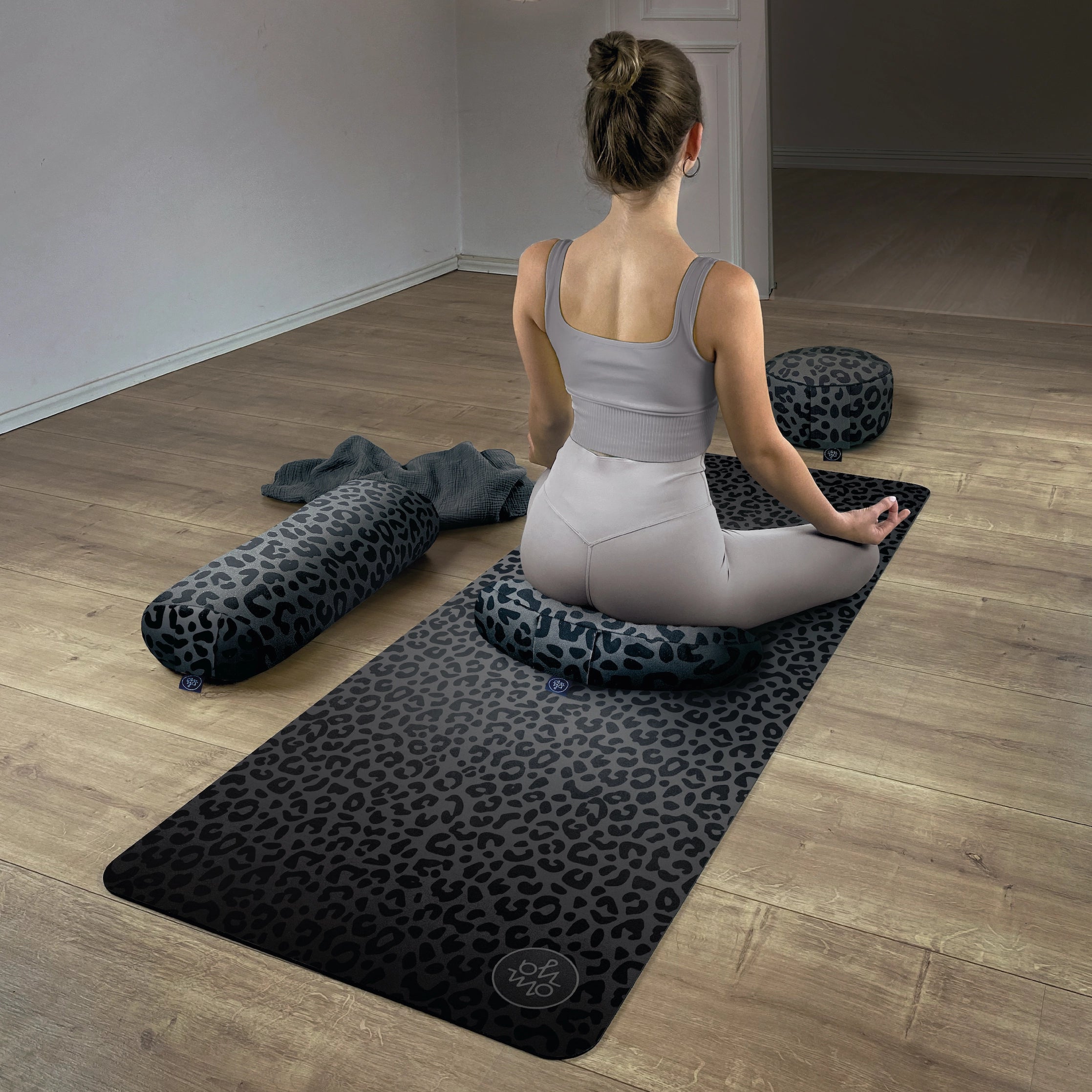 Design Yoga Half Moon Cushion - Deep Wild